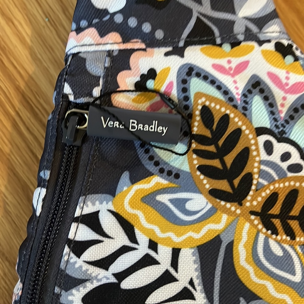 🆕Vera Bradley Lighten Up‎ Sling, Charmont Meadow NWOT - Picture 4 of 8